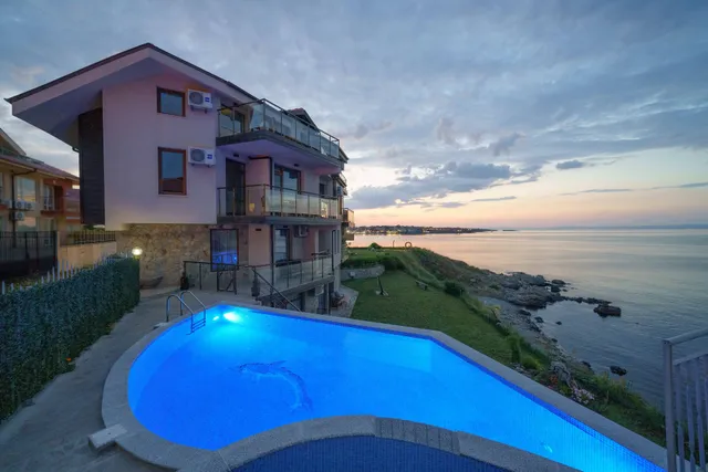 Dolphin Bay Boutique Complex