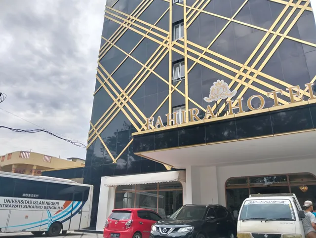 Fahira Hotel Syariah Padang
