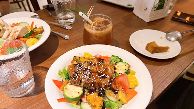 Yan's Bistro & Restaurant