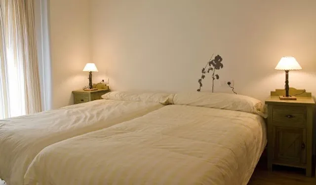 Laurel Apartments - Tourist