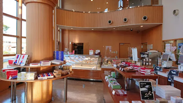 Cranberry Yayoi Dori Store