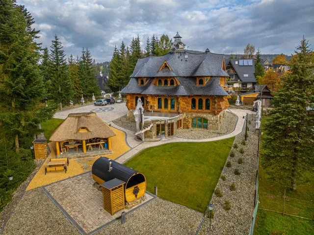 Rich Witch Villa&SPA