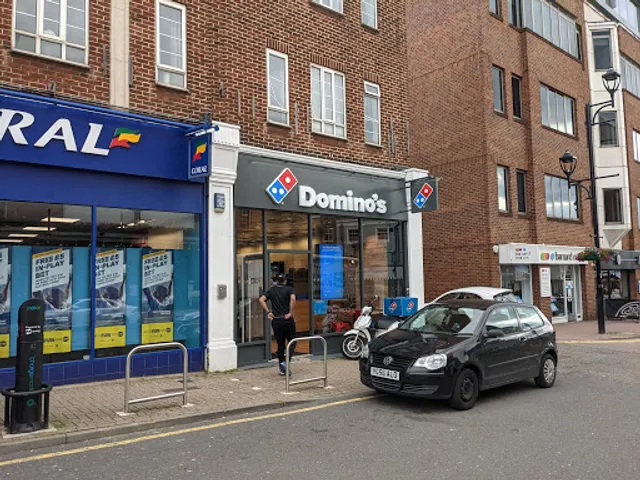 Domino's Pizza - London - Surbiton