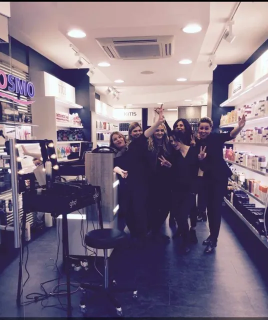 Cosmo Friseurzubehör und Friseurdienstleistungen Baden-Baden