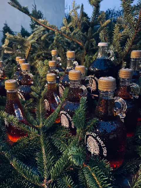 Tamarack Brook Farm Christmas Tree Pop-up