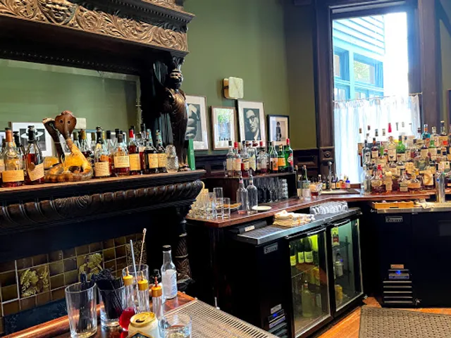 Restaurant and Bar at The Chloe