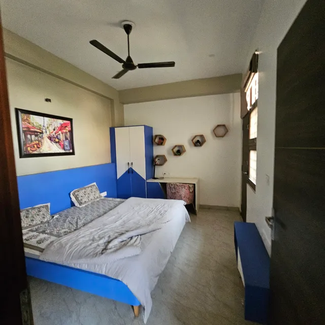 Golden House by "ven a casa - home stays"