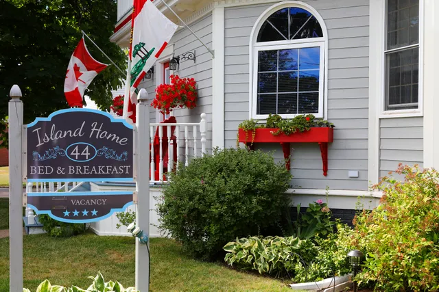 Island Home Bed & Breakfast
