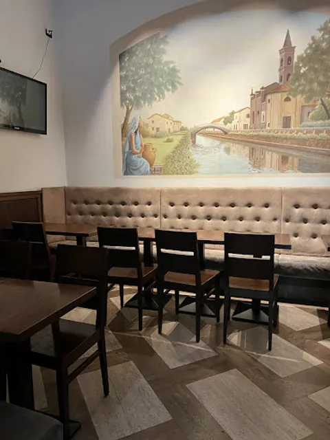 Ploom® Store Samaritana Ripa's Cafè