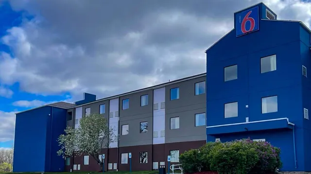 Motel 6 Caseyville, IL