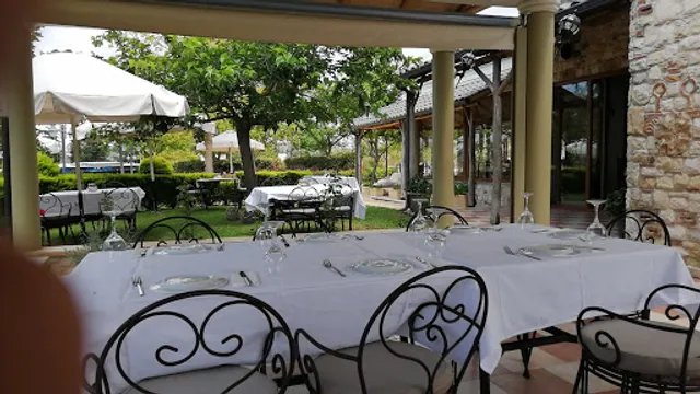 YIA YIA Food stories restaurant