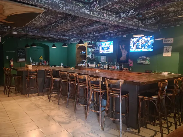 Lost Dog Pub and Pizza