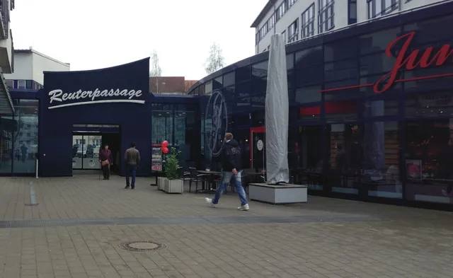 Junge Die Bäckerei.