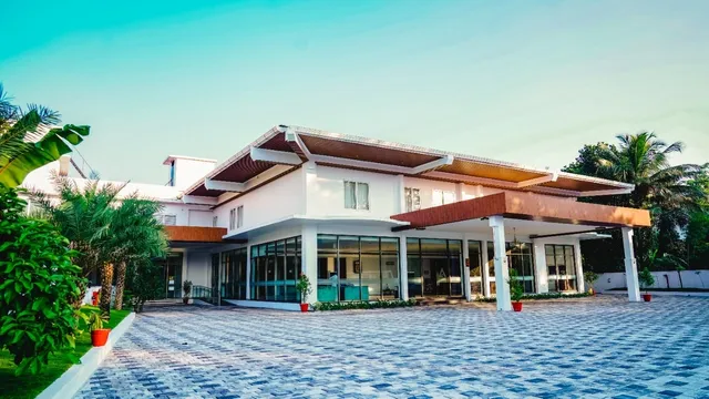 ARK HOTEL & CONVENTION CENTRE