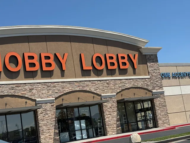 Lake Pointe Shopping Center