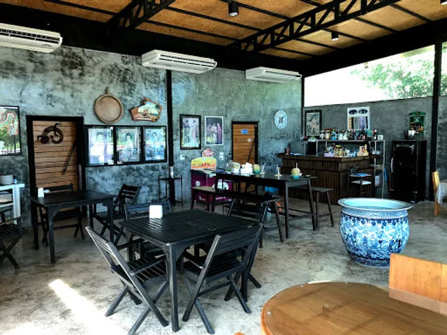 ข้าวแกง ป้าไพ ป่าคลอก