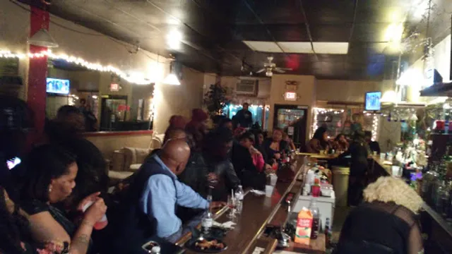 Just Us Lounge & Deli