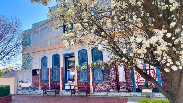 Bullocks Head Tavern & Accommodation