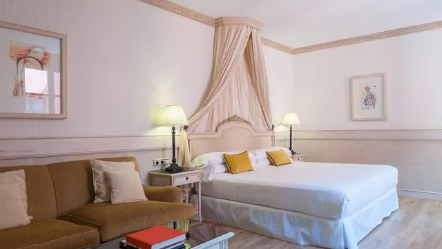 Eugenia de Montijo, Autograph Collection