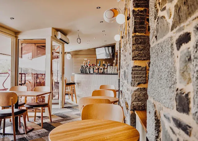 Chez Charly - Bar à bières - Vins - Cocktails & spiritueux