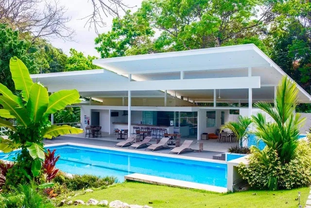 Aves Hotel & Resort - Retreat Center