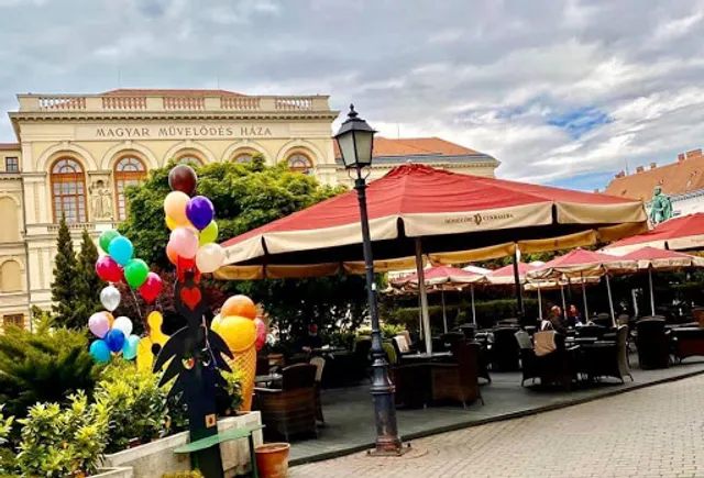 Dömötöri Patisserie and Cafe