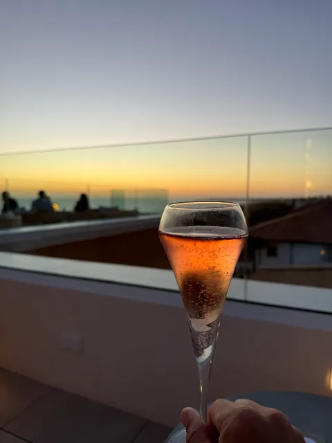 Entrecielos. Rooftop & Raw Bar