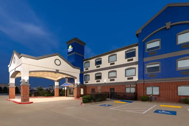 Days Inn & Suites Sam Houston Tollway