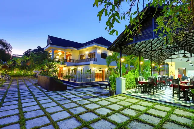 Isirafu Boutique Hotel & Residence