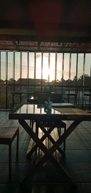 Banave Cafe & Lounge