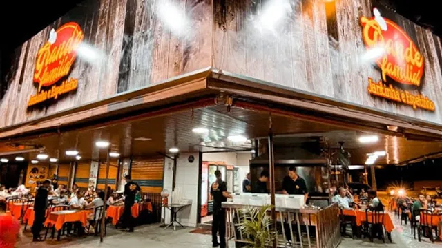 A Grande Família Jantinha e Espetinhos