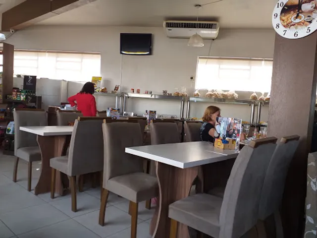 Padaria e Confeitaria Modelo