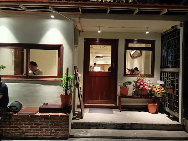 Little Cam Saigon (Võ Văn Tần)