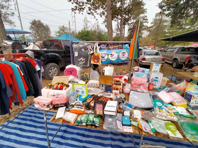 Nong Ho Flea Market