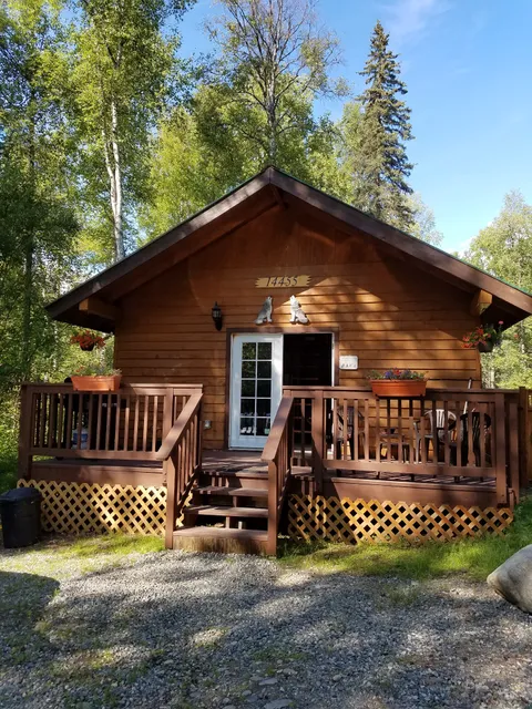 Talkeetna Wolf Den Cabin