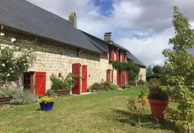La Charlanne - Gîte familial grande capacité et chambres d'hôtes à la campagne - LIMOUSIN - CORRÈZE