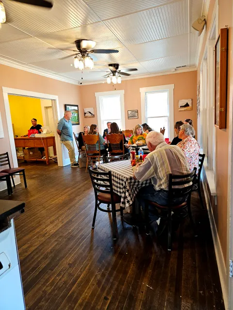 Junior's Eatin' House