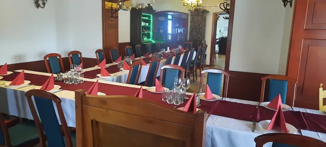 Hat Testvér Fogadó Étterem és Panzió