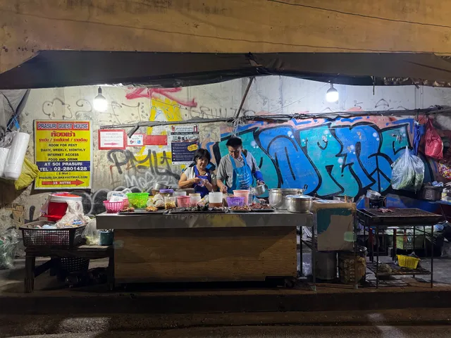 Papaya Salad and Grilled Meats