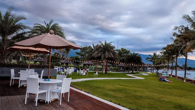 Sea Sky Beach Club Lovina