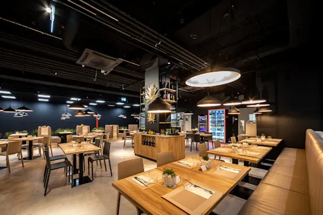 Wood Avenue - Italian Restaurant & Bar