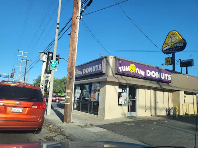 Yum Yum Donuts