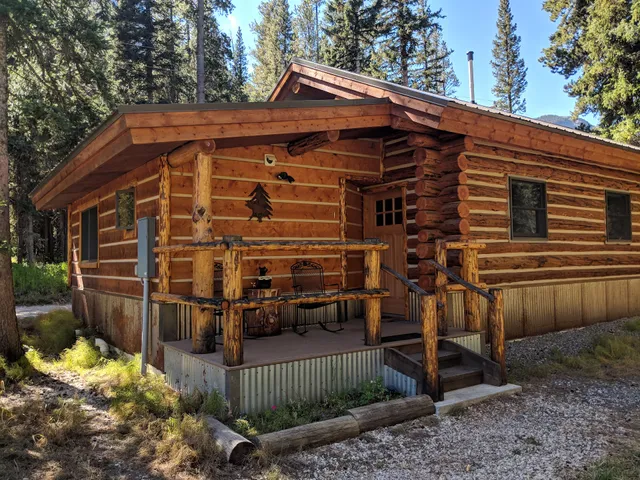 SilverTip Cabins