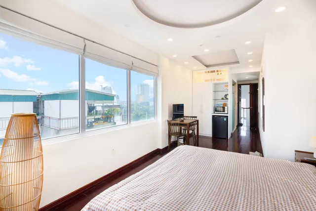 VietHome-Door step to Hoan Kiem Lake