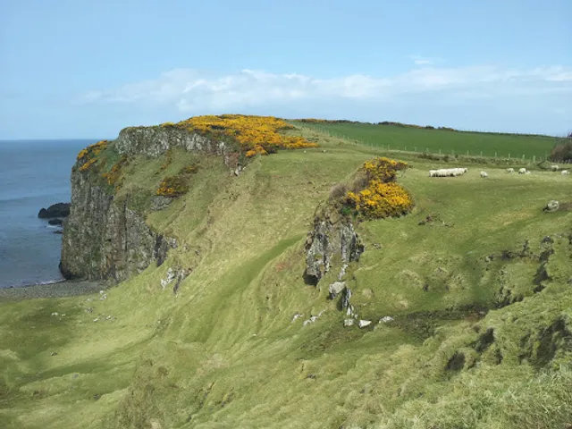 Bothy White Park Bay