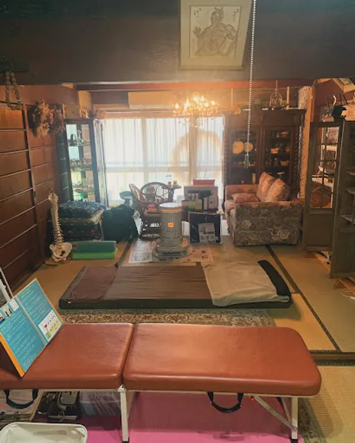 カフェシフォン 水金日は9:00〜カフェ。木土は無人販売のみ。