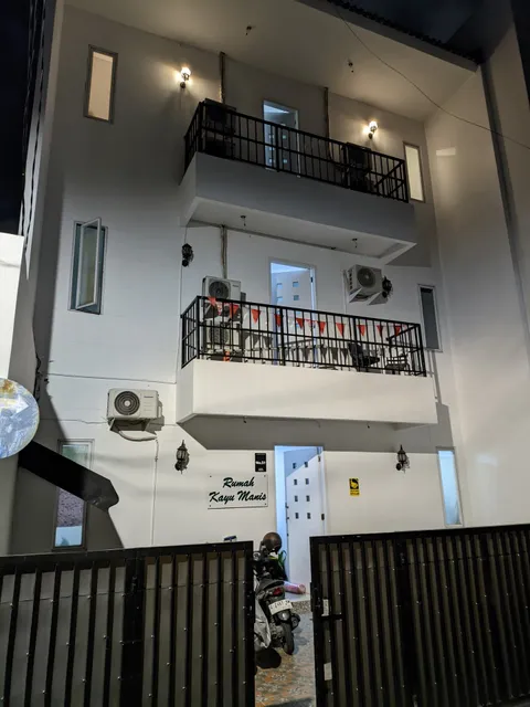 Rumah Kayu Manis Guesthouse