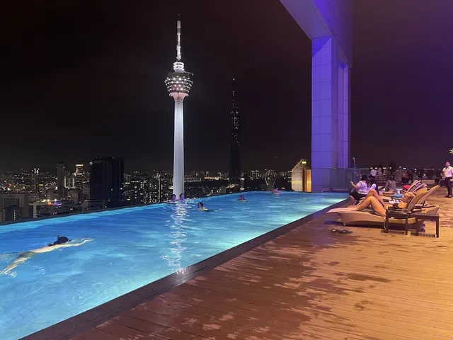 Pine Luxury Residence @ The Platinum Suites