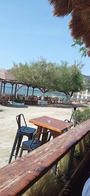 ΦΑΡΟΣ cafe lounge bar