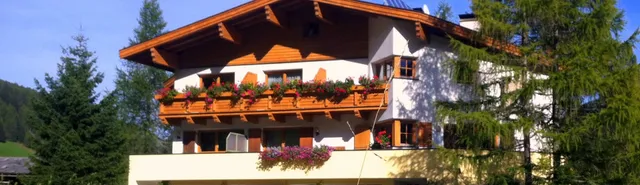 Ferienhaus "Padrins" Ferienwohnung - Appartements - Chalet